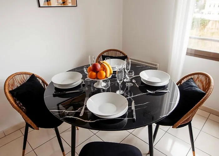 Апартаменты Gare Avec Parking