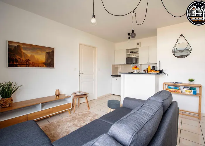 Апартаменты Gare Avec Parking Руан